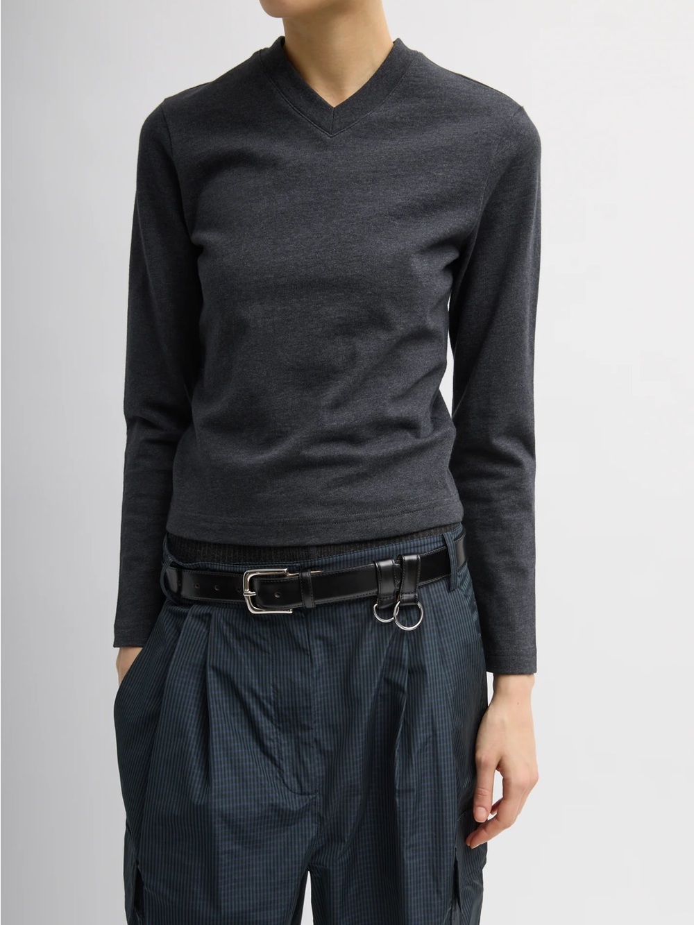 Tibi Perfect T-shirt shrunken v neck in charcoal gray
